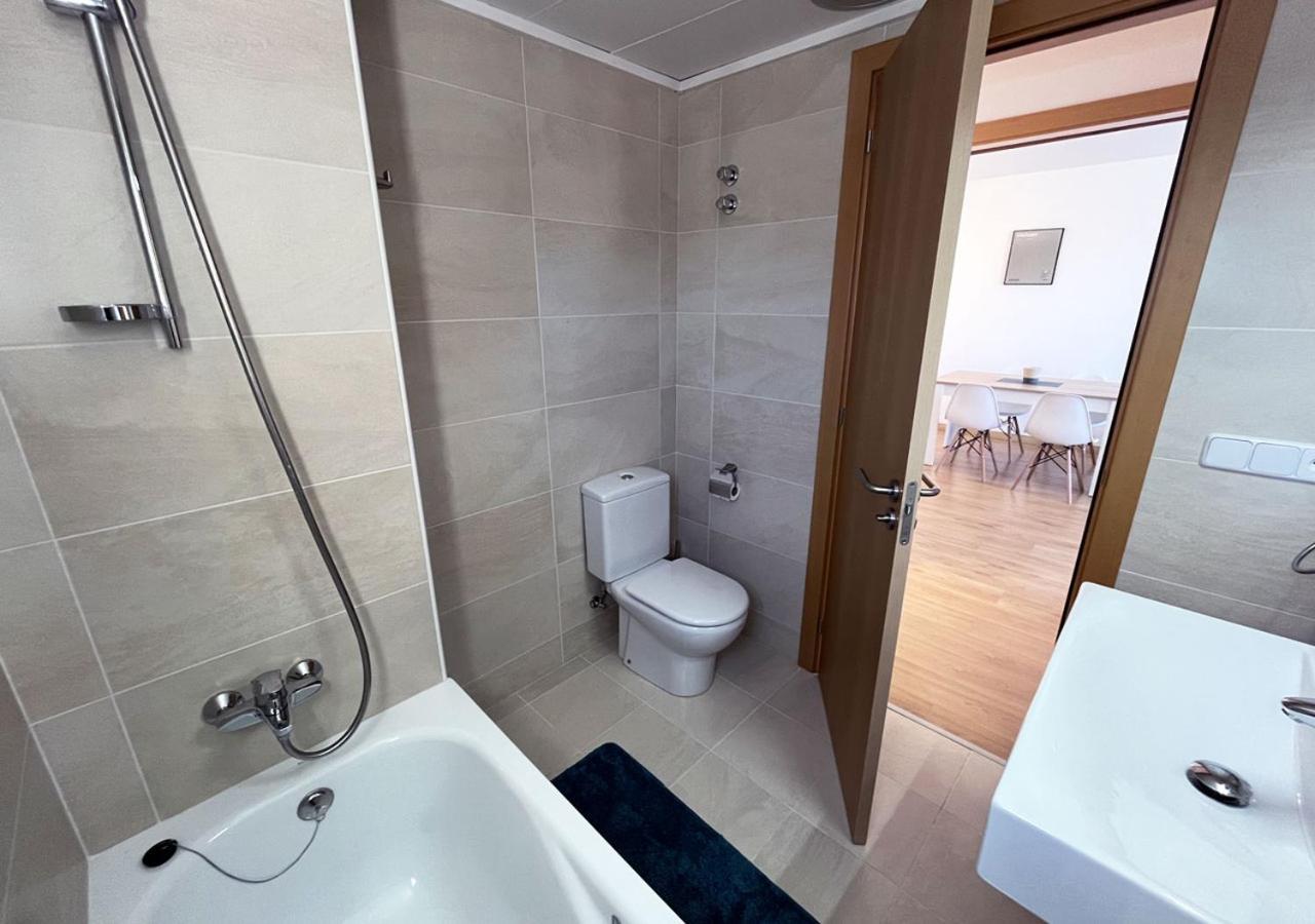 2-Bedroom Brand New Apartment Steps From The Beach ยันซา ภายนอก รูปภาพ