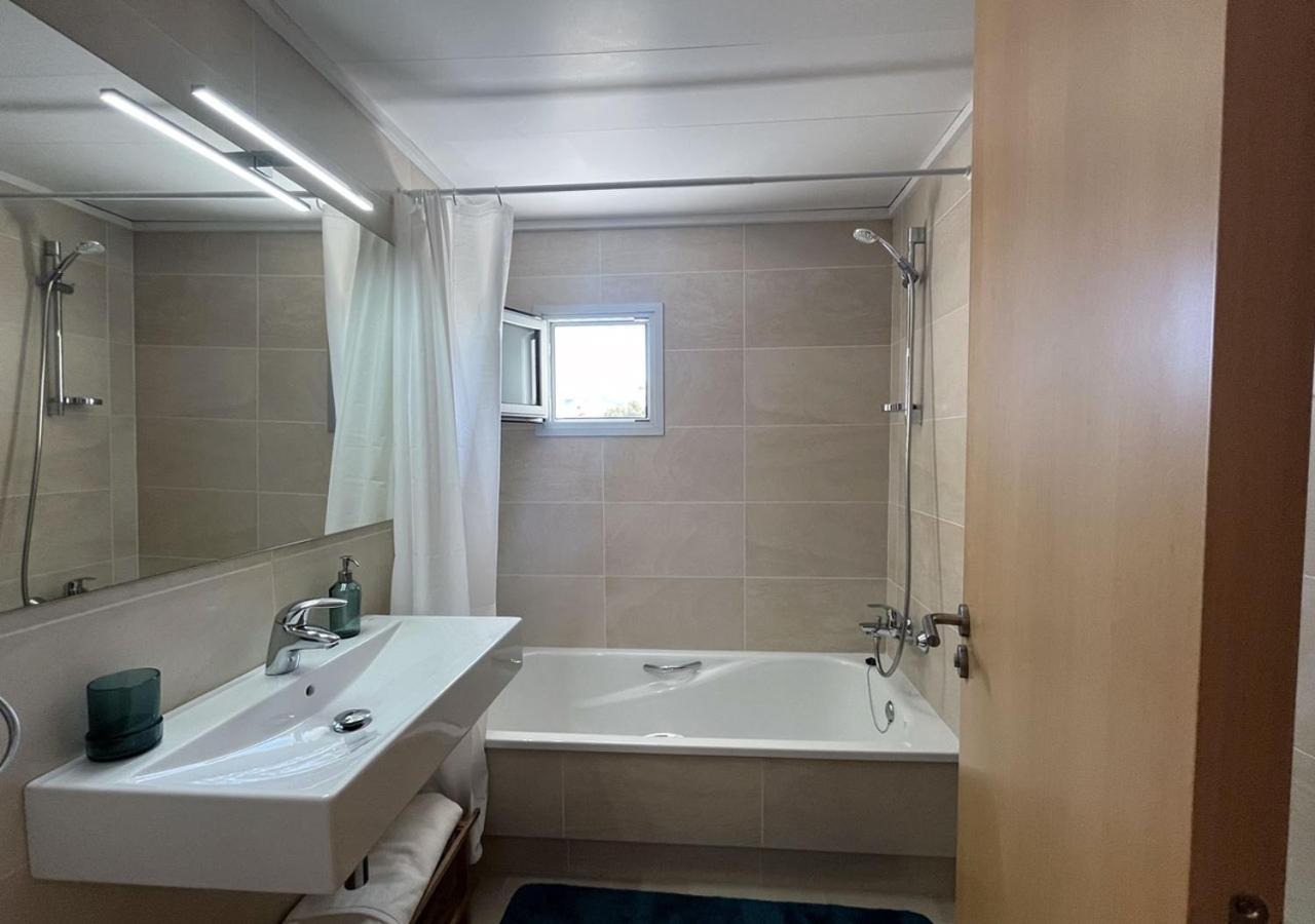 2-Bedroom Brand New Apartment Steps From The Beach ยันซา ภายนอก รูปภาพ